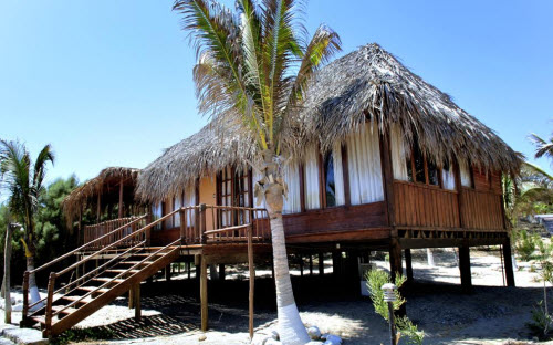Bungalow Suite de playa en Hotel Vichayito de Aranwa, Piiura, Perú.