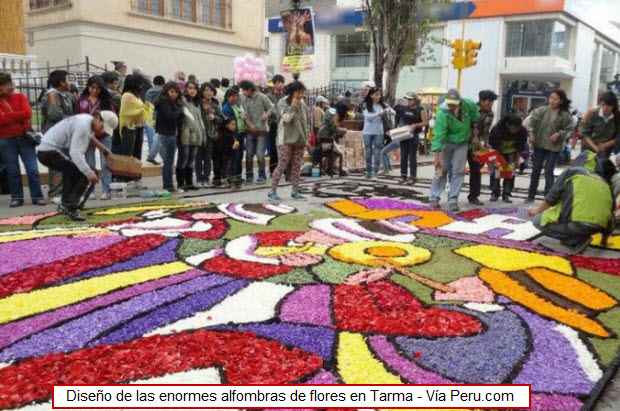 Enorme alfombra de flores en Tarma por la Semana Santa