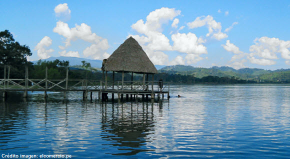 Imagen de la Laguna Azul, atractivo turístico de Tarapoto