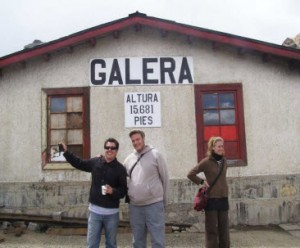 Parada en la Estación Galera del tren que cubre la ruta de Lima a Huancayo