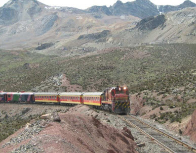 Estación de Ticlio - Tren Lima Huancayo del Ferrocarril Central Andino
