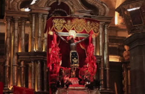 Señor de los Temblores al interior de la Basílica Catedral de Cusco