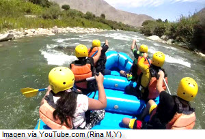 Canotaje en Lunahuaná, uno de los más solicitados full day con deportes de aventura en el río Cañete.