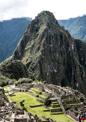 Foto vertical de Machu Picchu de Federico Matias Barreña