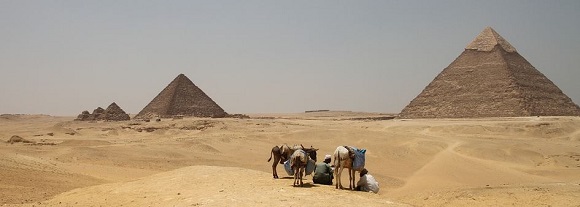 Imagen pirámides de Egipto por Mónica Volpin vía Pixabay.com