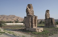 Imagen de los Colosos de Memnón de Egipto: Foto de Doreen Kinistino vía Pixabay.com