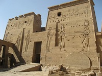 Templo de Isis, Egipto: Imagen de Aunt Masako vía Pixabay.com